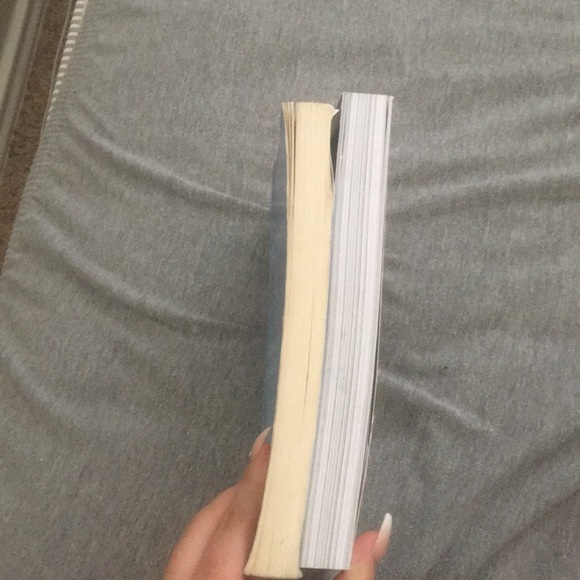 Books - Picture 3 of 3